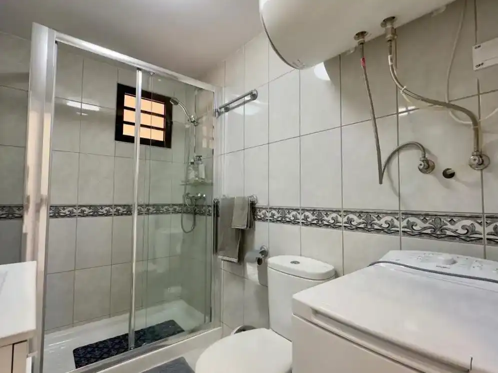 Badezimmer von Wohnung zur Miete in Arona mit Privatgarten, Schwimmbad und Möbliert