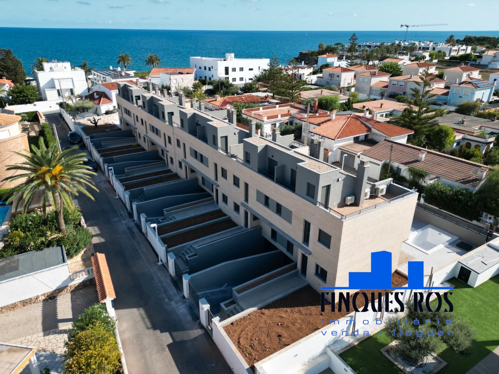 Exterior view of Single-family semi-detached for sale in Vinaròs  with Air Conditioner, Private garden and Terrace