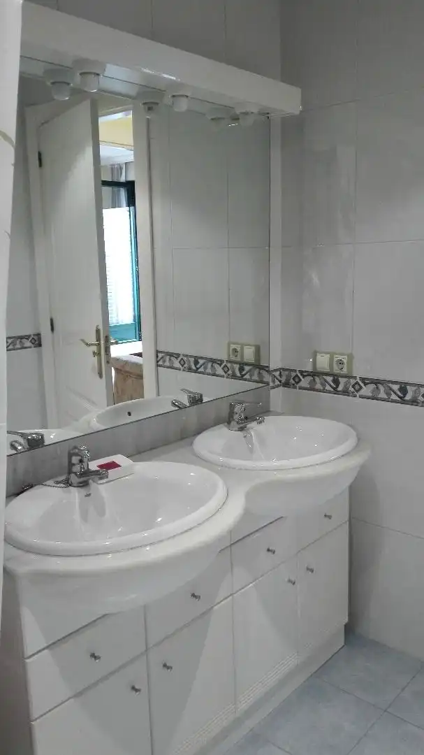 Attic for rent in Calle Luis Sala Balust, Pizarrales