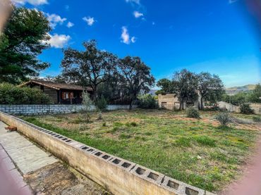 Terreno residencial en venta en Carrer dels Tarongers 3
