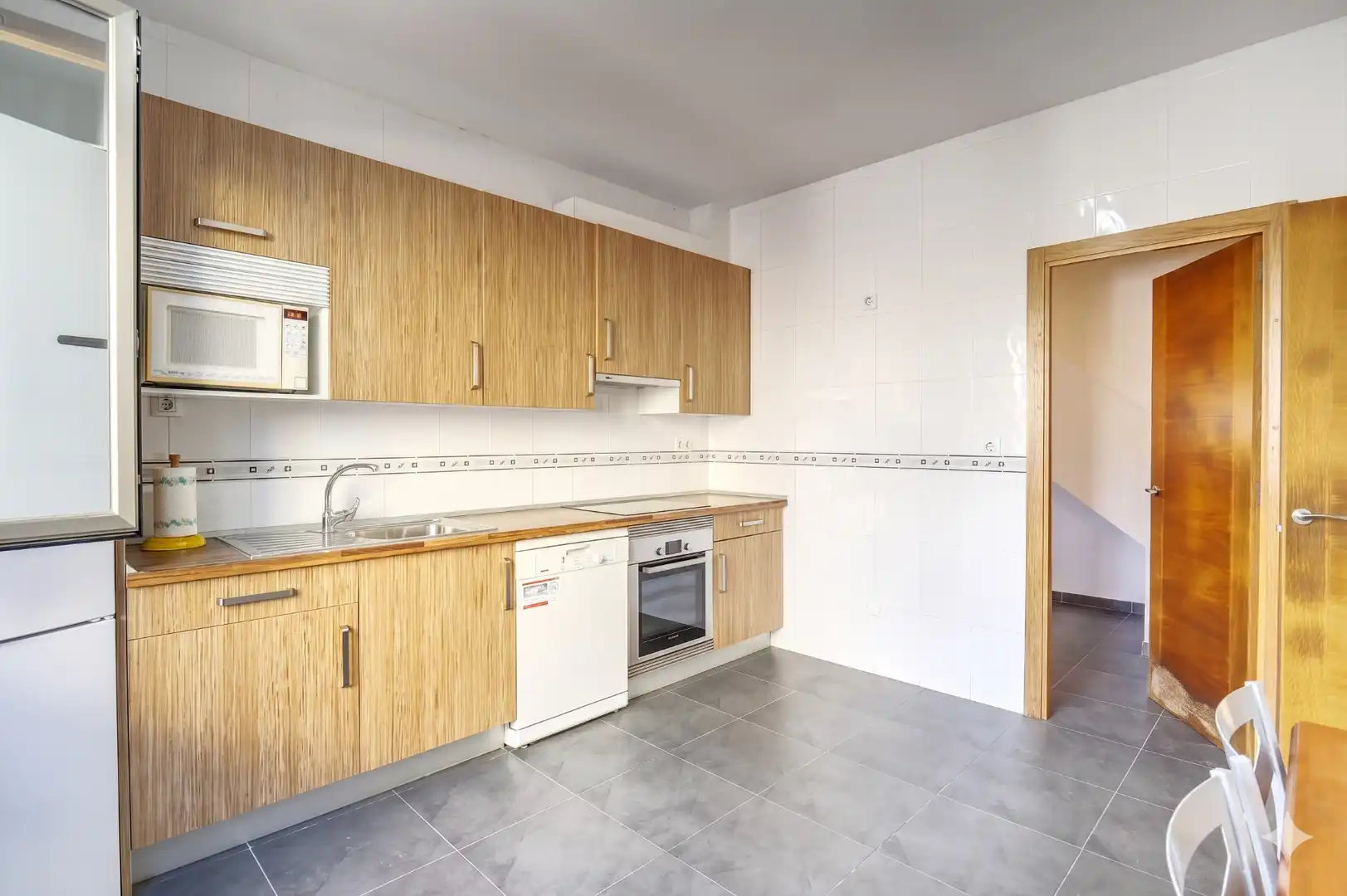 Cuina de Casa o xalet en venda en Arteixo amb Parquet, Terrassa i Traster