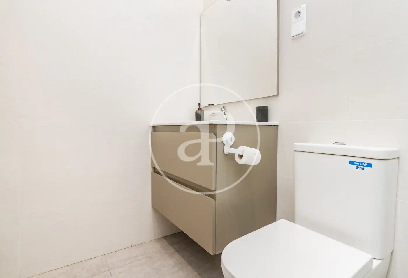 Bathroom of Flat for sale in Madrid  with Air Conditioner, Heating and Furnished