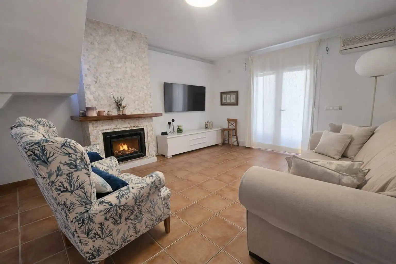 Living room of Houses for sale in Llucmajor  with Air Conditioner, Private garden and Terrace