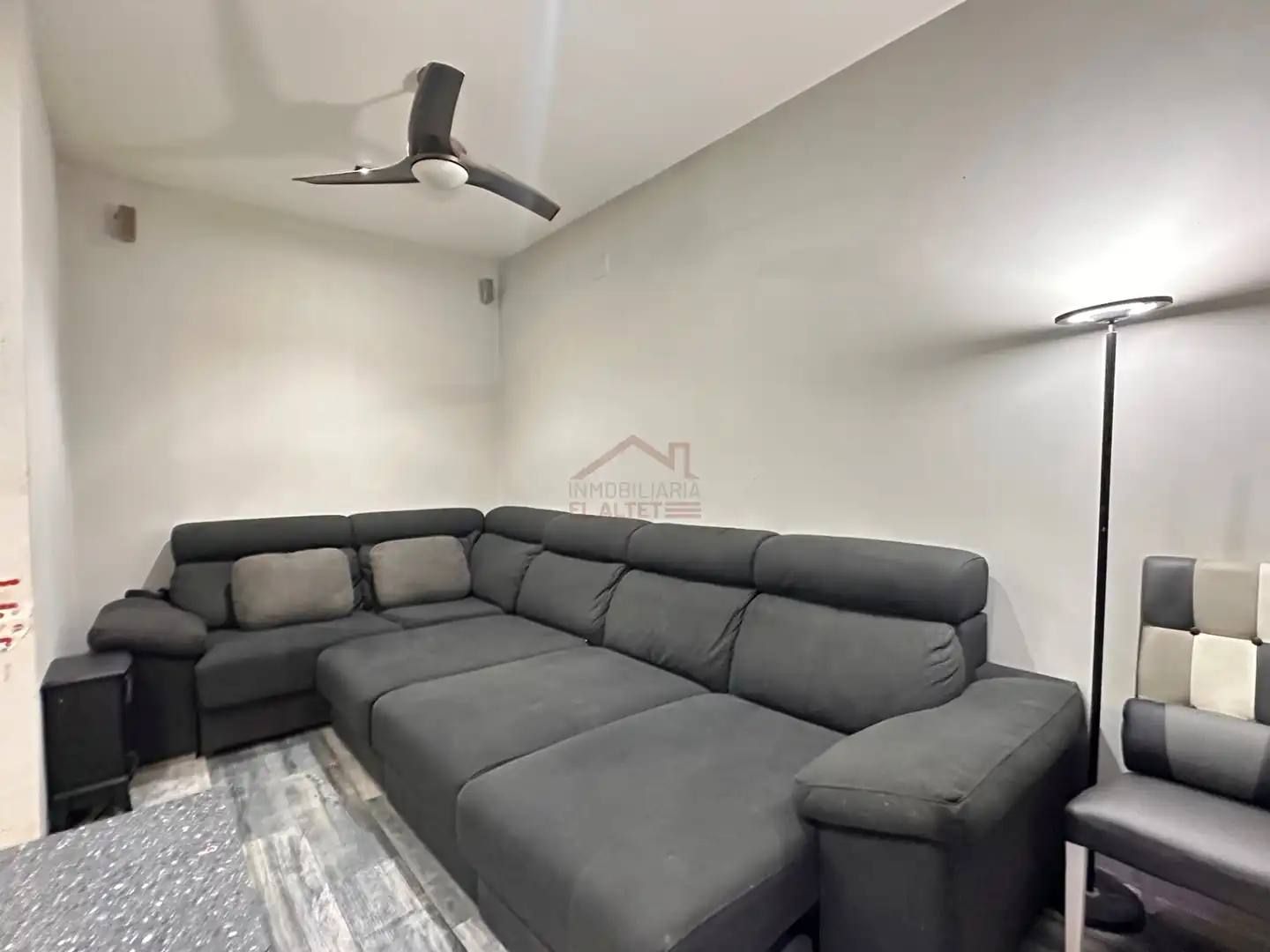 Wohnzimmer von Maisonette zum Verkauf in Elche / Elx mit Klimaanlage, Terrasse und Abstellraum