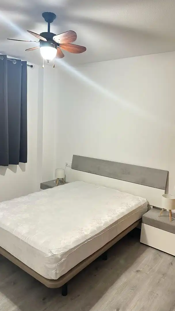 Habitación de Piso de alquiler en Murcia con Aire acondicionado y Trastero