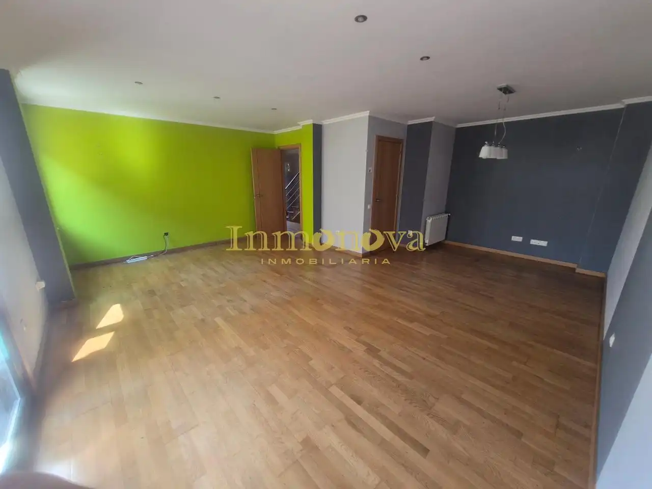 Casa adosada en venta en A Merca   con Calefacción, Jardín privado y Terraza