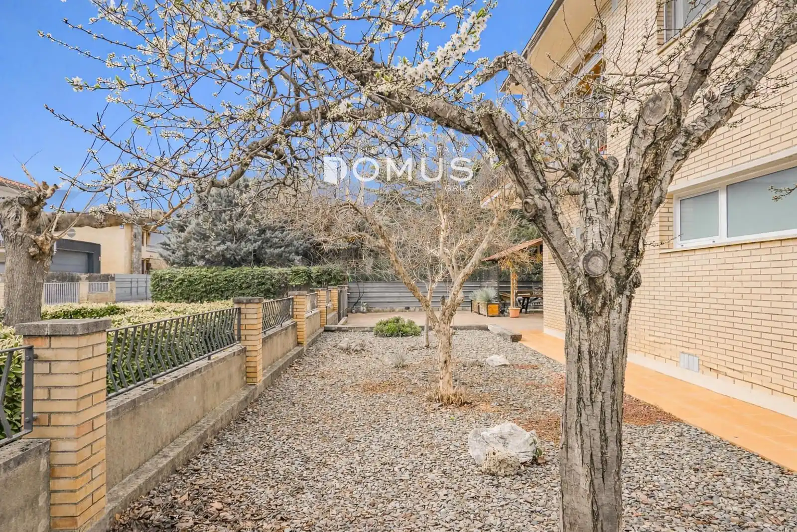 Exterior view of Houses for sale in Besalú  with Air Conditioner, Private garden and Terrace