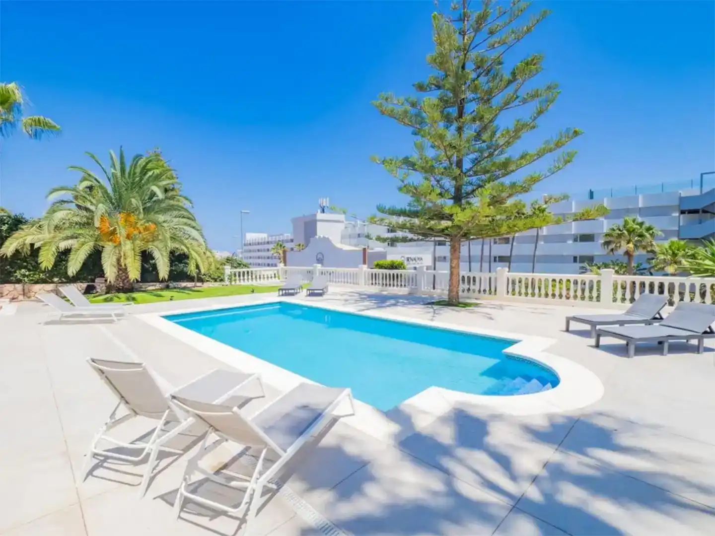 Piscina de Casa o chalet de alquiler en Benalmádena con Aire acondicionado, Jardín privado y Piscina