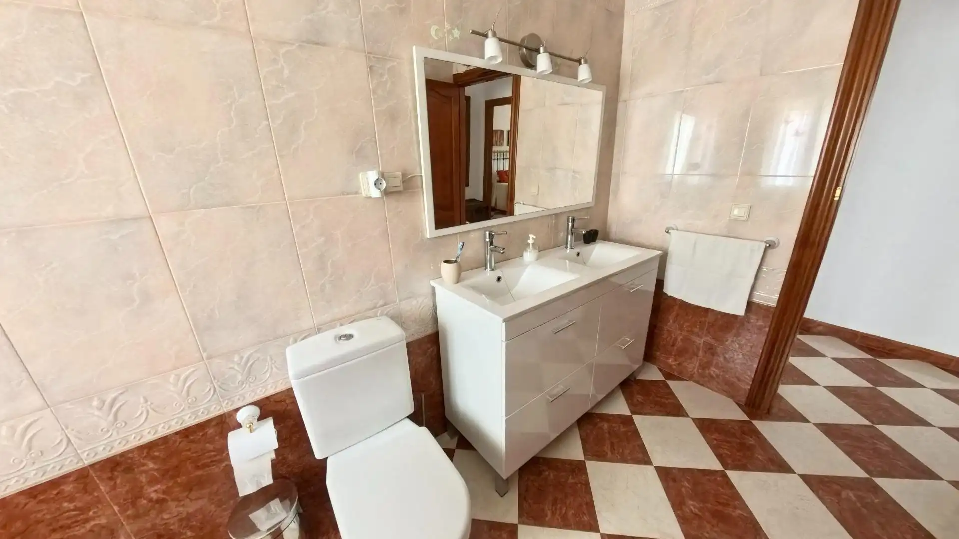 Casa adosada en venta en Calle GRANADA CAMP, Cortes de Baza