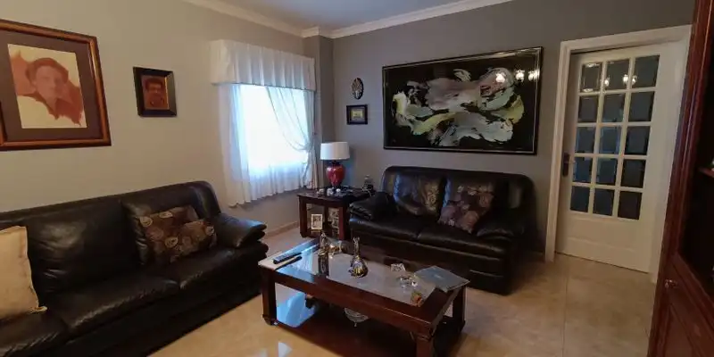 Sala de estar de Casa adosada en venta en Telde con Terraza, Trastero y Amueblado