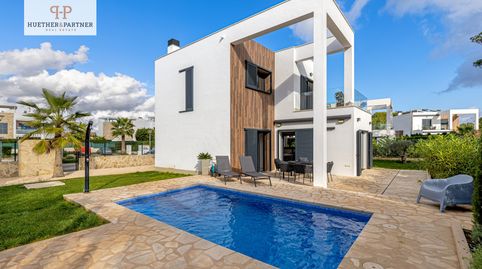 Chalet con PISCINA de DISEÑO cerca de la playa a un PRECIO TOP!!!