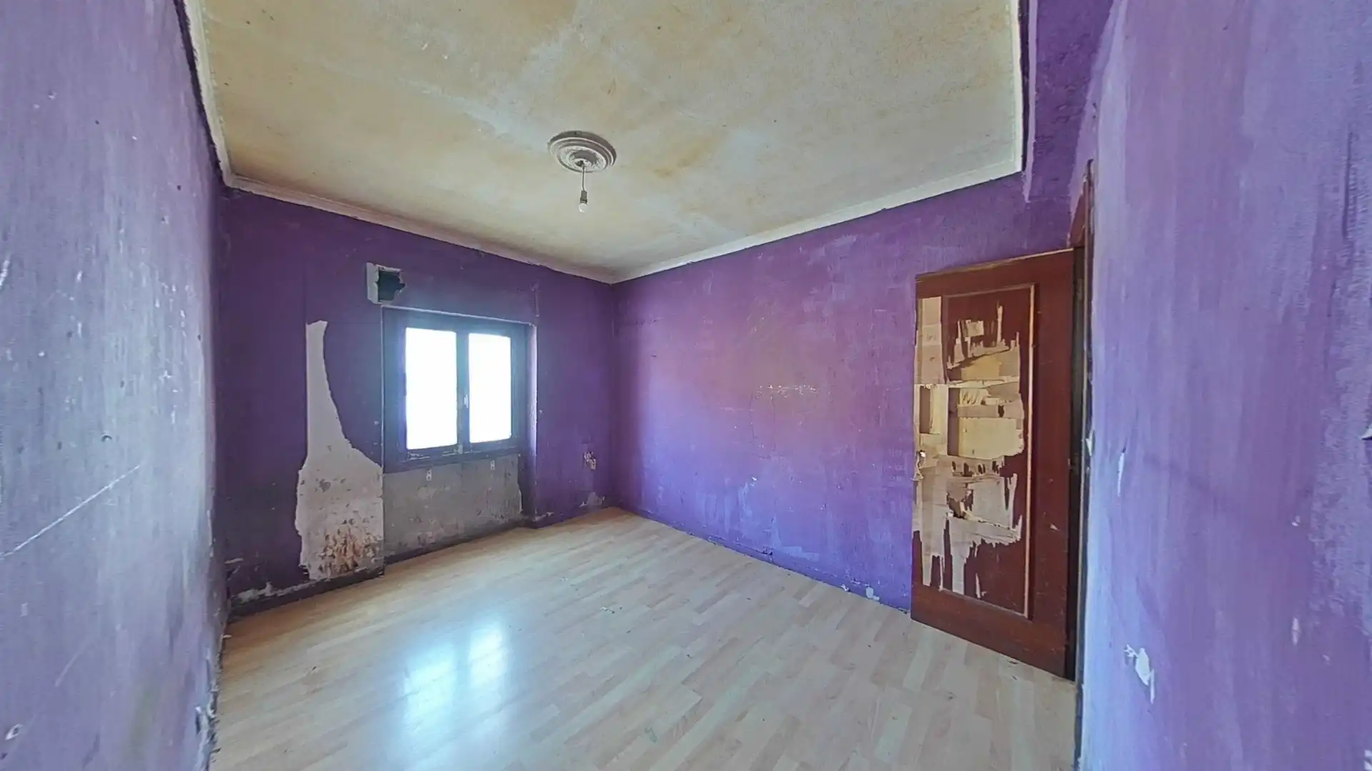 Habitación de Piso en venta en El Astillero   con Horno