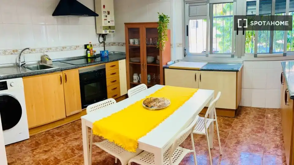 Kitchen of Flat for rent in Valencia  with Air Conditioner, Heating and Furnished
