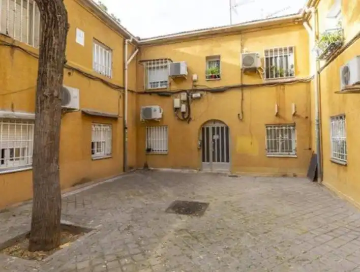 Vista exterior de Piso en venta en  Madrid Capital