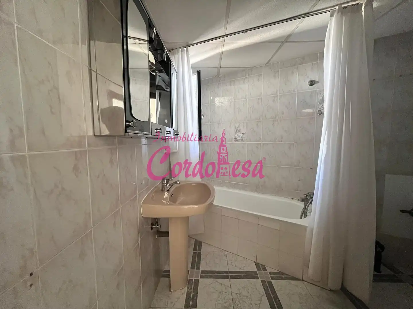Badezimmer von Dachboden zum Verkauf in Córdoba