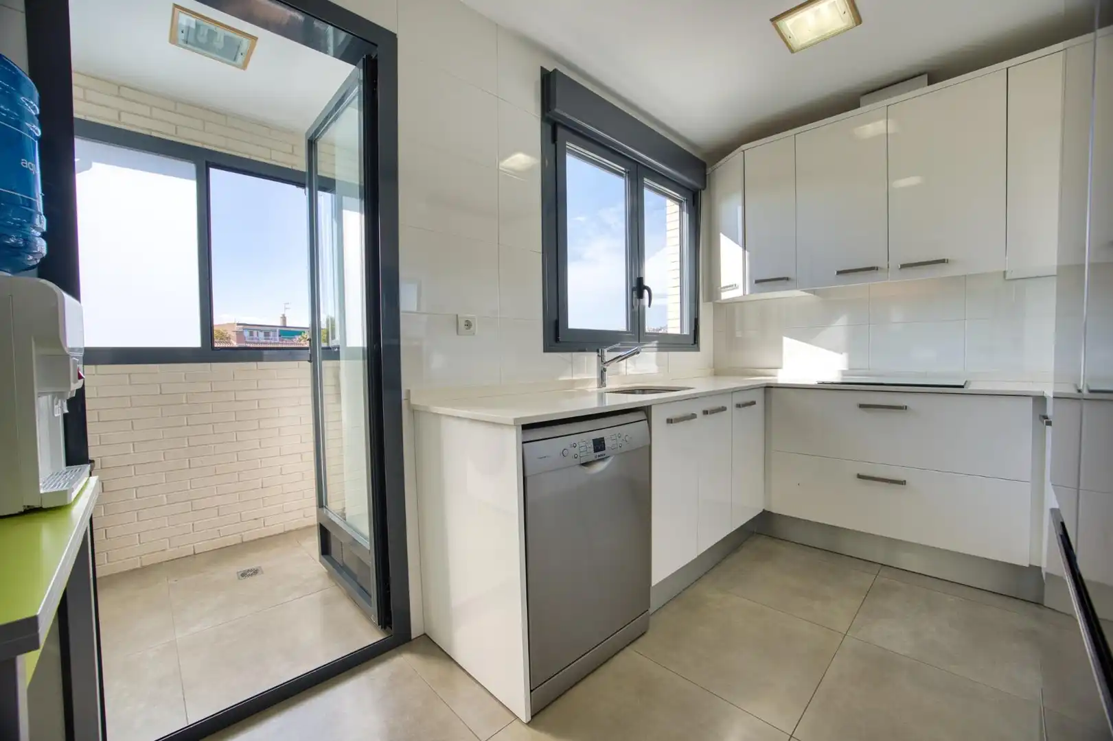 Cuina de Pis en venda en El Campello amb Aire condicionat, Jardí privat i Terrassa