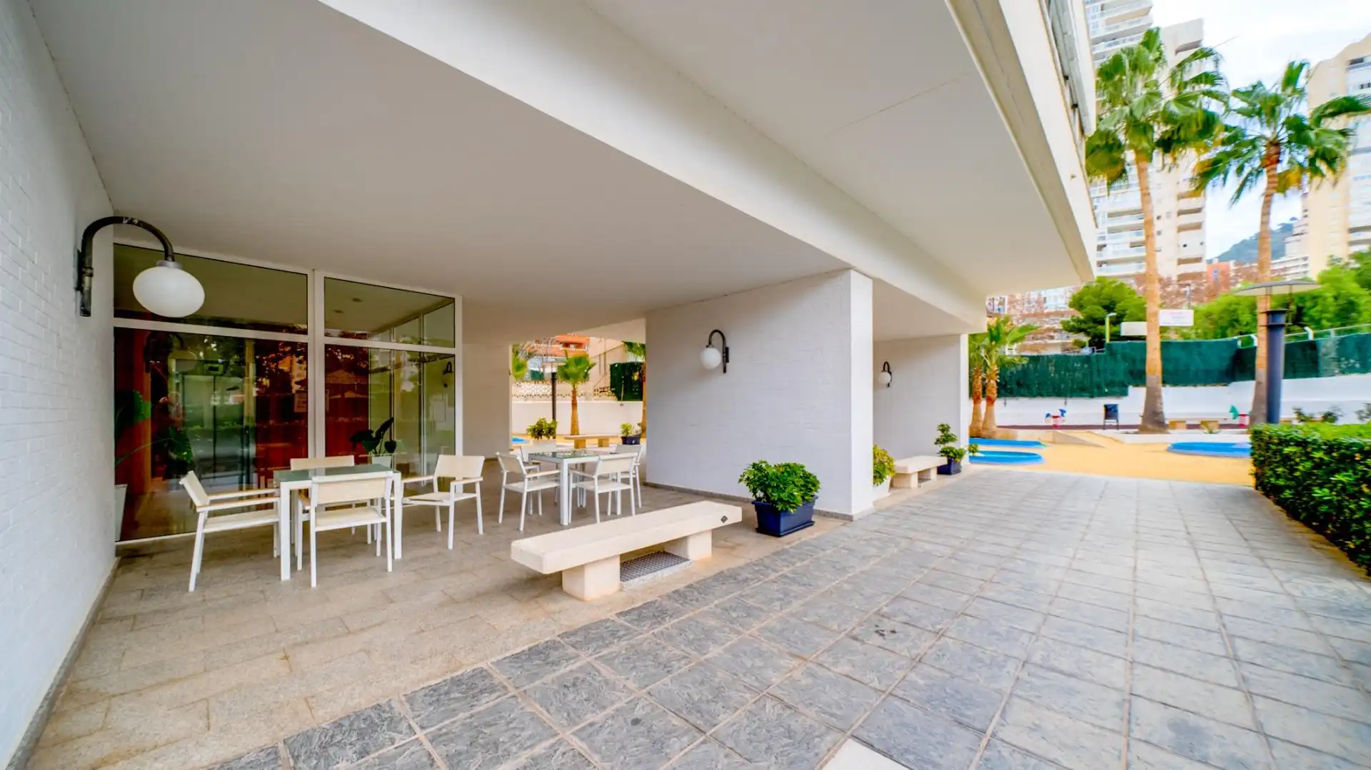 Terraza de Apartamento de alquiler en Benidorm con Aire acondicionado, Calefacción y Jardín privado