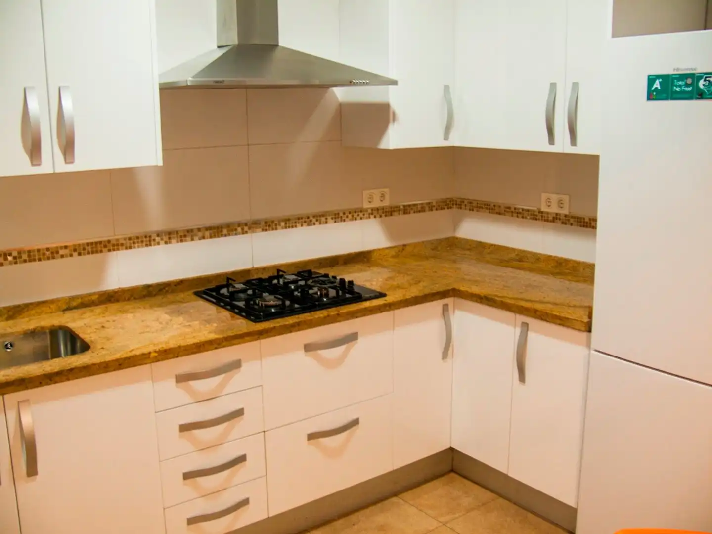 Kitchen of Flat for rent in Granada  with Heating, Furnished and Oven