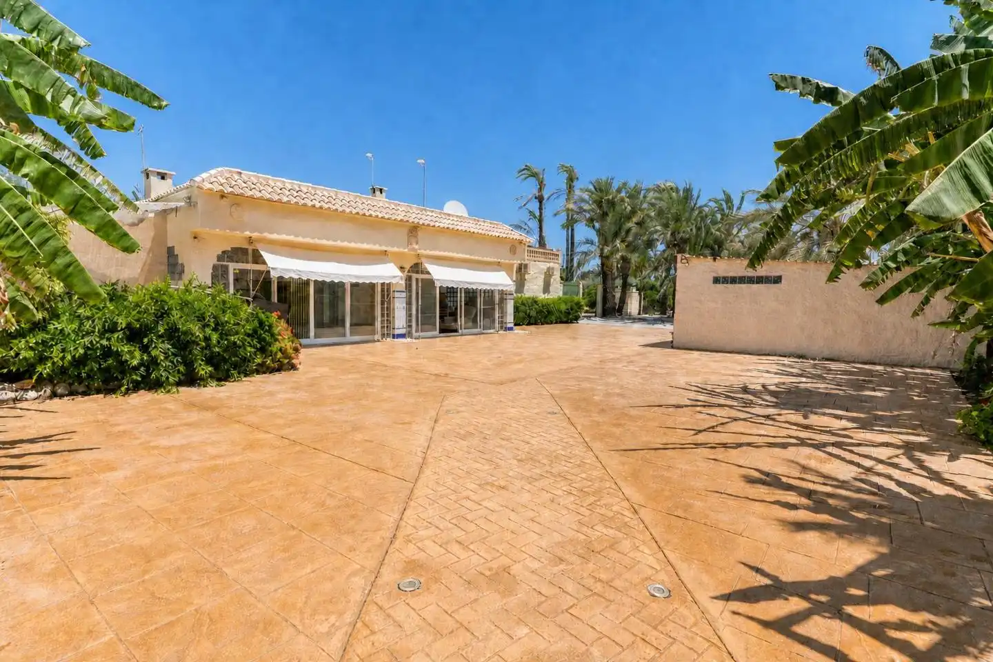 Exterior view of Houses for sale in Elche / Elx  with Air Conditioner, Private garden and Terrace
