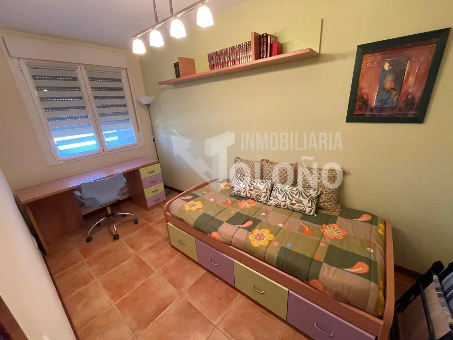 Dormitori de Apartament en venda en Cuzcurrita de Río Tirón amb Calefacció, Terrassa i Traster
