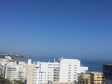 Pis amb piscina en venda a Avenida de Nabeul 1B