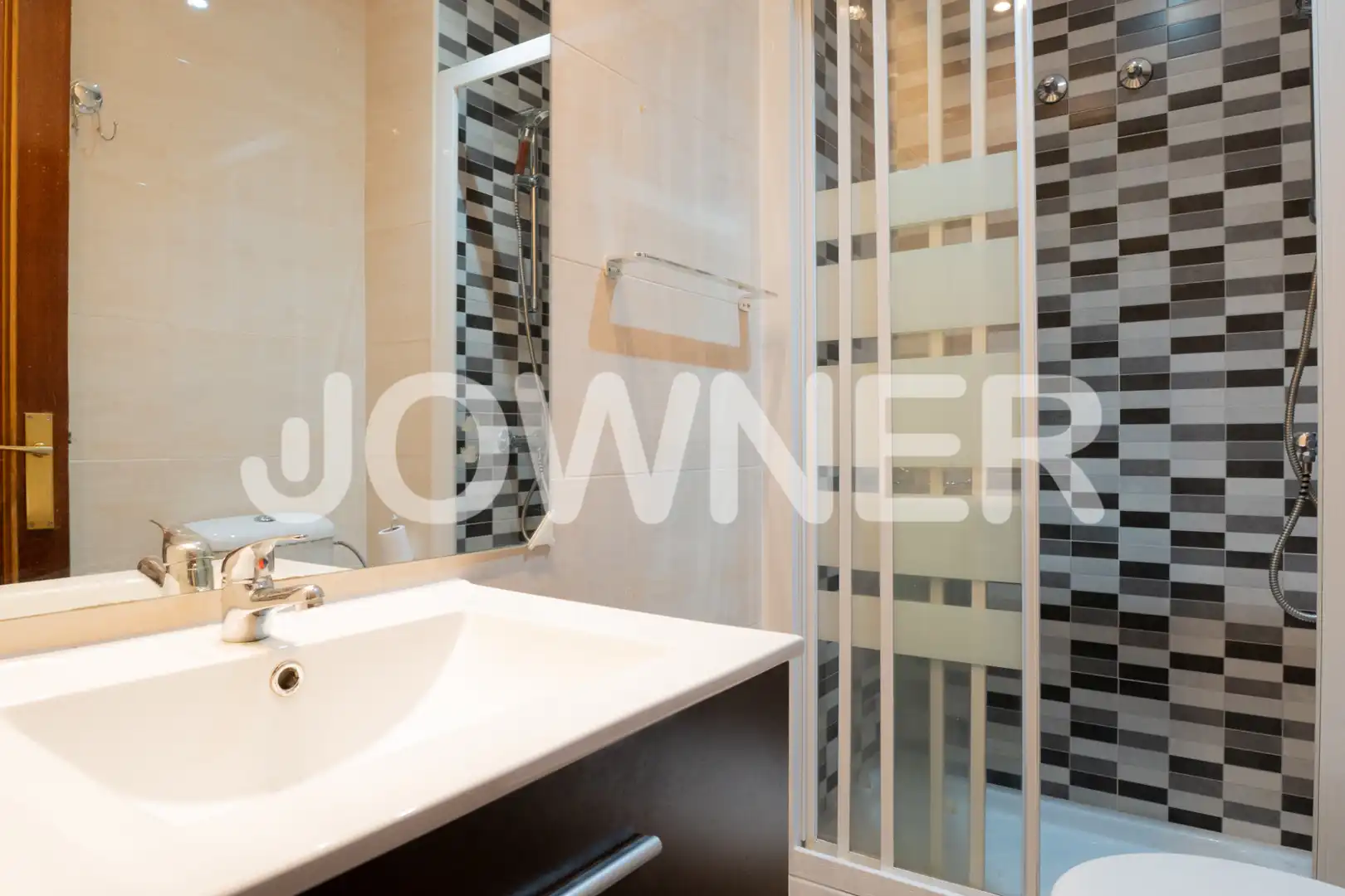 Bathroom of Flat for rent in Madrid  with Heating, Oven and Washing machine