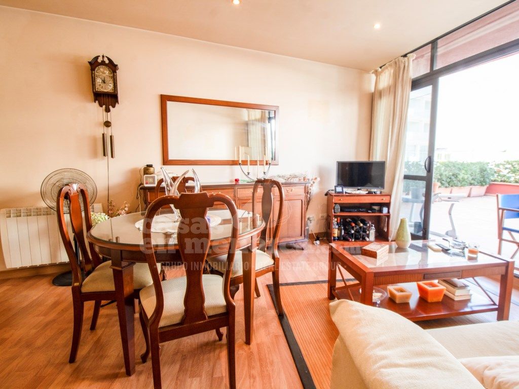 Sala d'estar de Planta baixa en venda en Es Castell amb Aire condicionat, Terrassa i Piscina