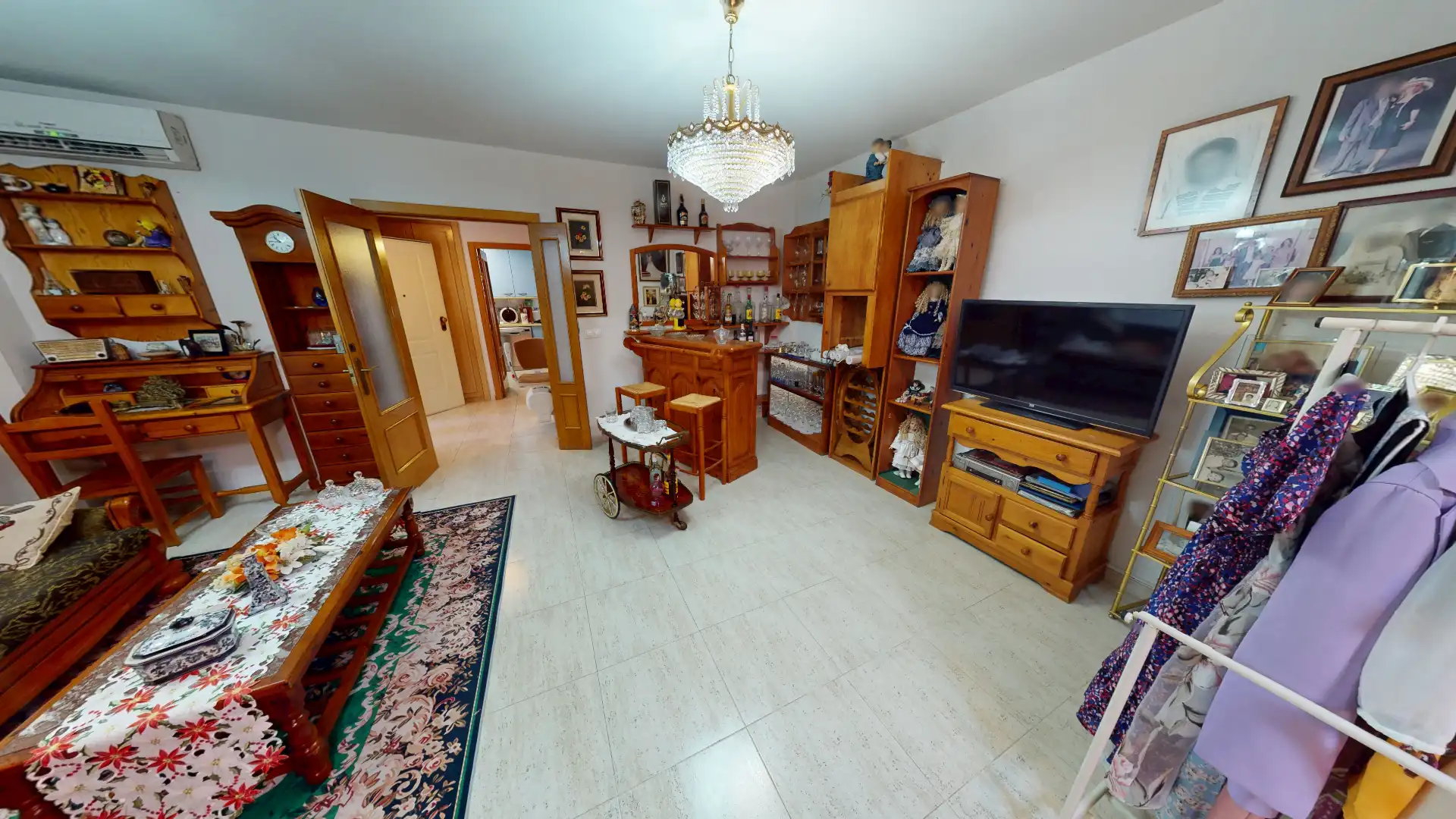 Sala d'estar de Casa o xalet en venda en El Campello amb Aire condicionat, Jardí privat i Terrassa