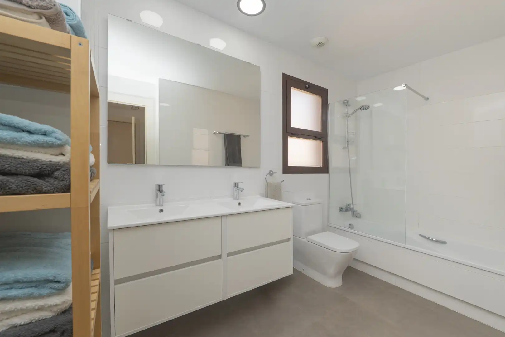 Bany de Apartament en venda en Benalmádena amb Aire condicionat, Calefacció i Terrassa