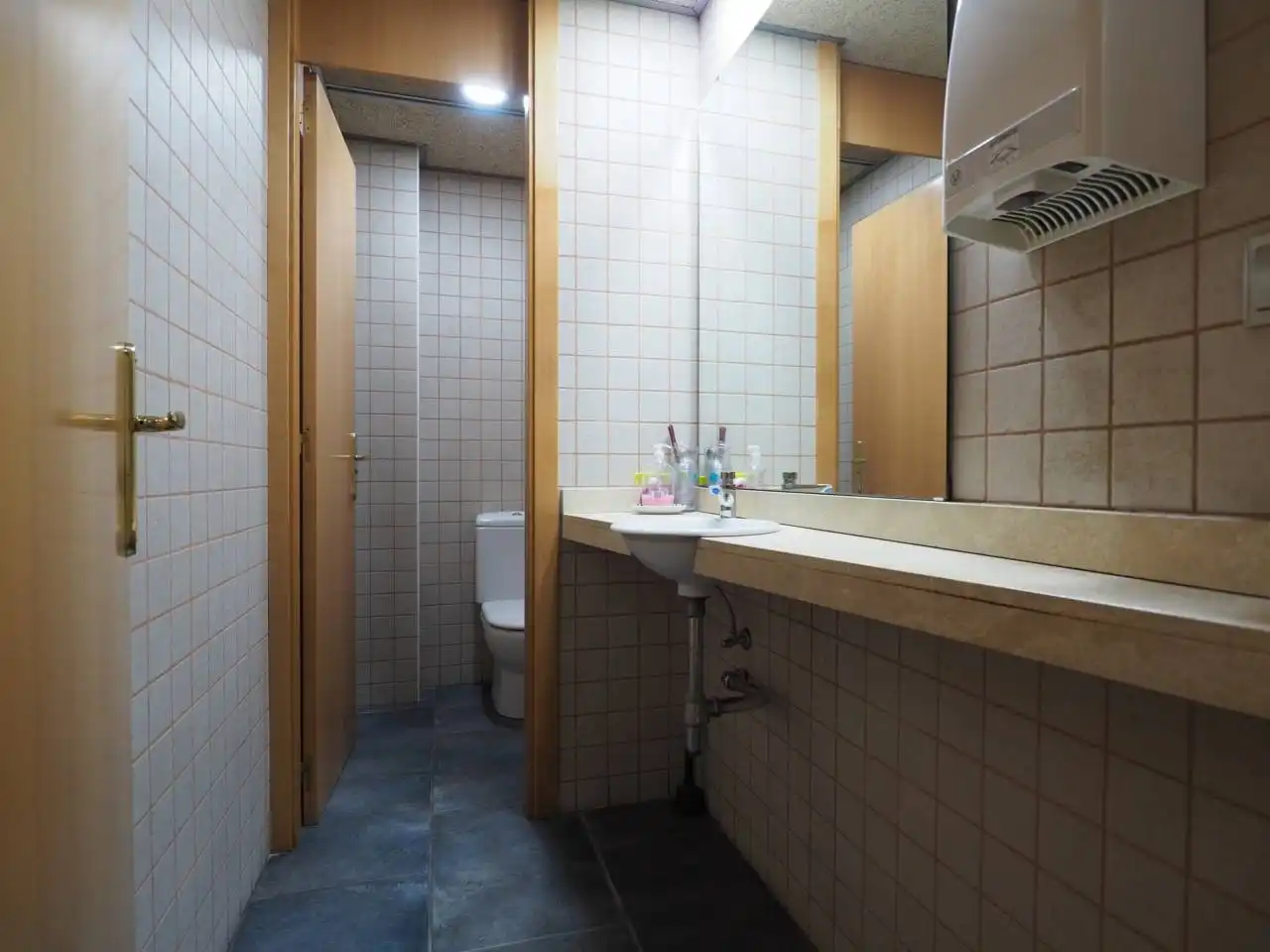 Bathroom of Commercial properties for rent in Granollers
