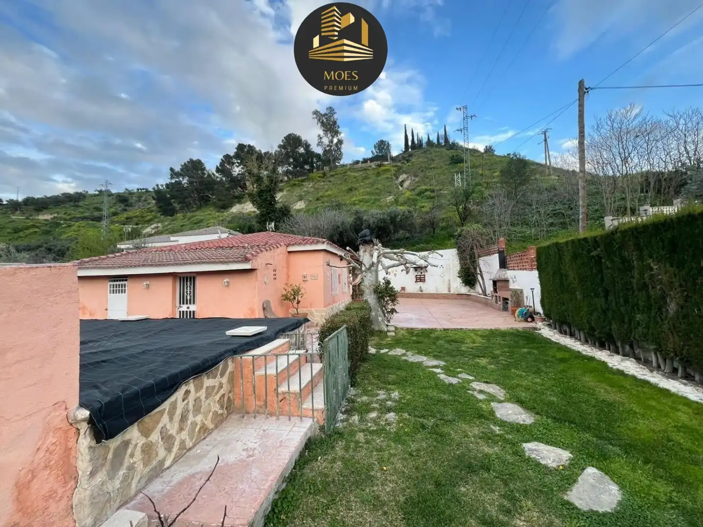Vista exterior de Casa o xalet en venda en  Jaén Capital amb Jardí privat i Piscina