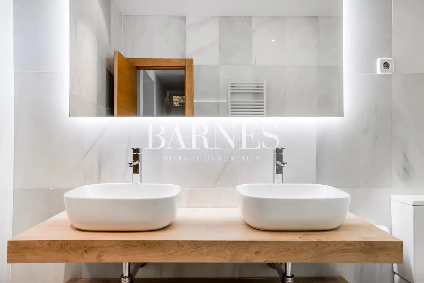 Bathroom of Flat for rent in Madrid  with Air Conditioner, Heating and Furnished
