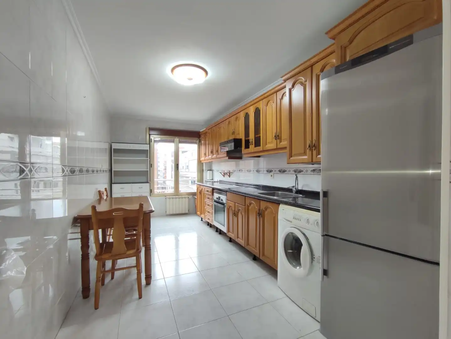 Küche von Wohnung zur Miete in Gijón  mit Heizung, Parkett und Abstellraum