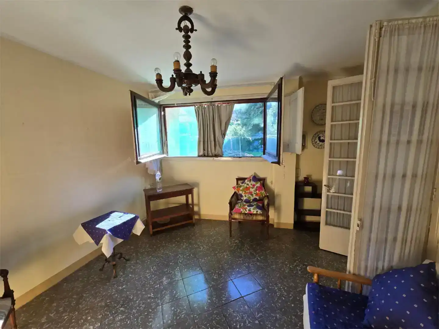 Sala d'estar de Casa o xalet en venda en Sant Hipòlit de Voltregà