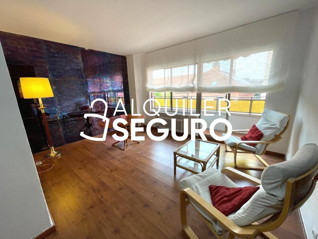 Exterior view of Flat to rent in  Madrid Capital  with Heating, Terrace and Furnished