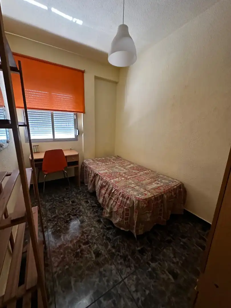 Flat for rent in Paseo de la Estación, Peñamefecit - Avda Barcelona