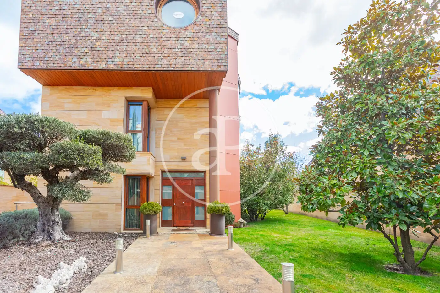 Vista exterior de Casa o chalet en venta en Madrid con Aire acondicionado, Calefacción y Jardín privado