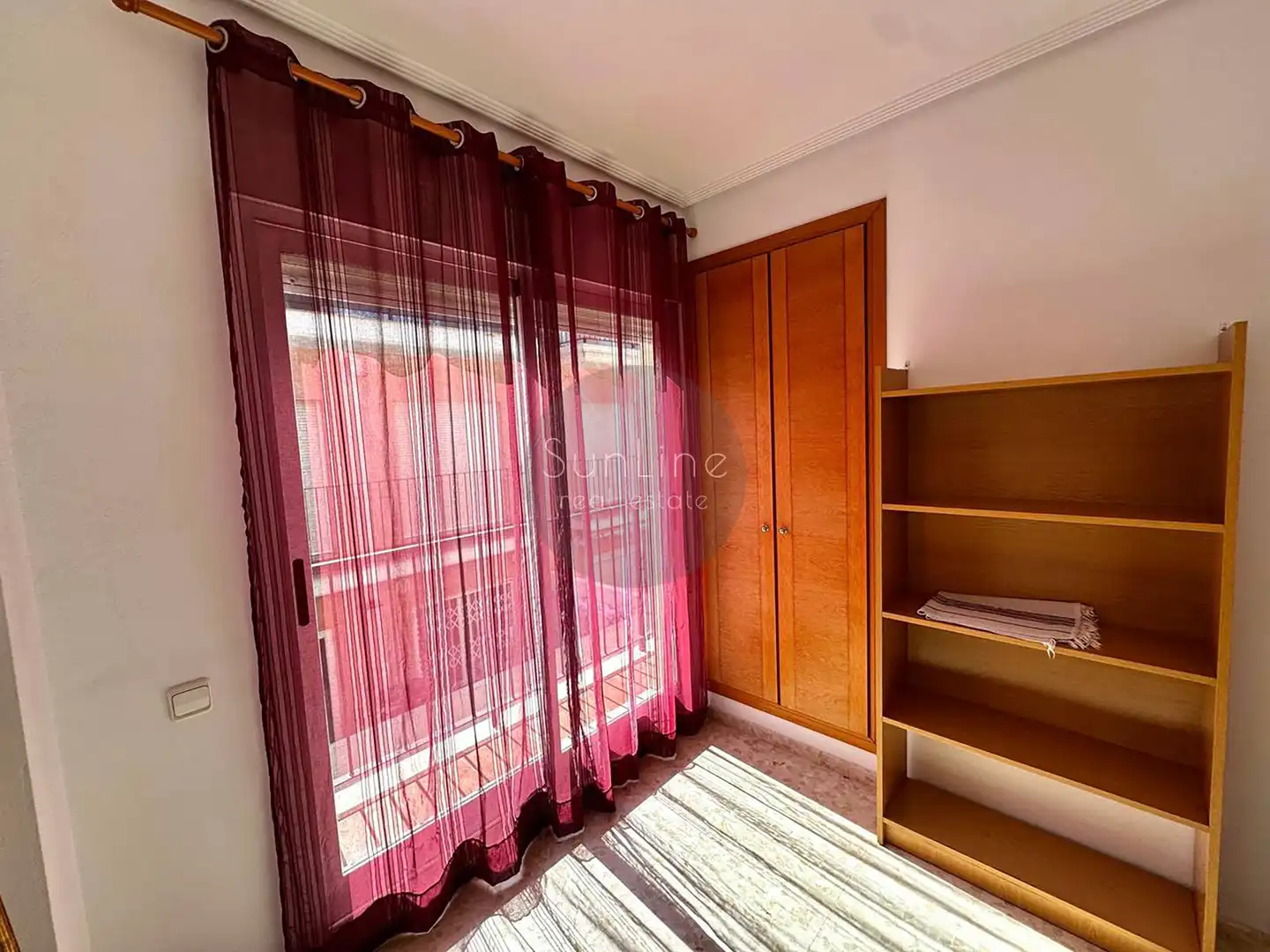 Schlafzimmer von Einfamilien-Reihenhaus zur Miete in Moncada mit Klimaanlage, Privatgarten und Terrasse