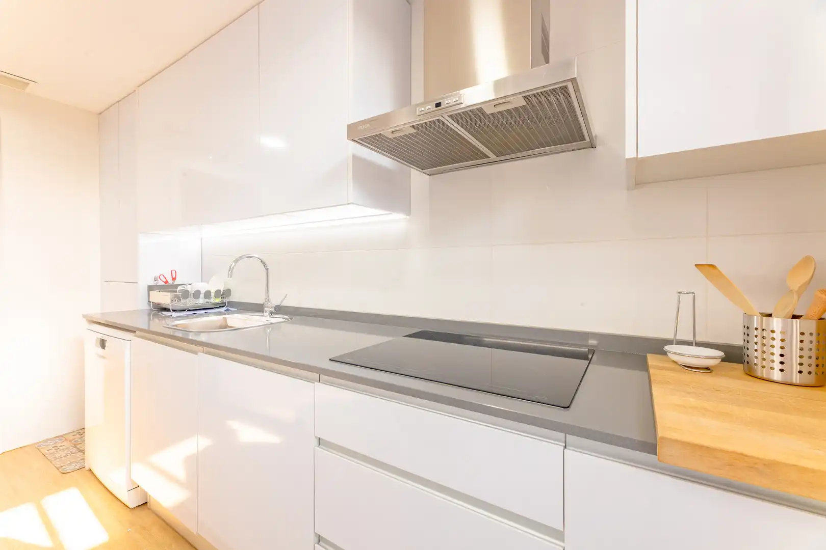 Cocina de Piso en venta en Valencia con Trastero, Piscina y Balcón