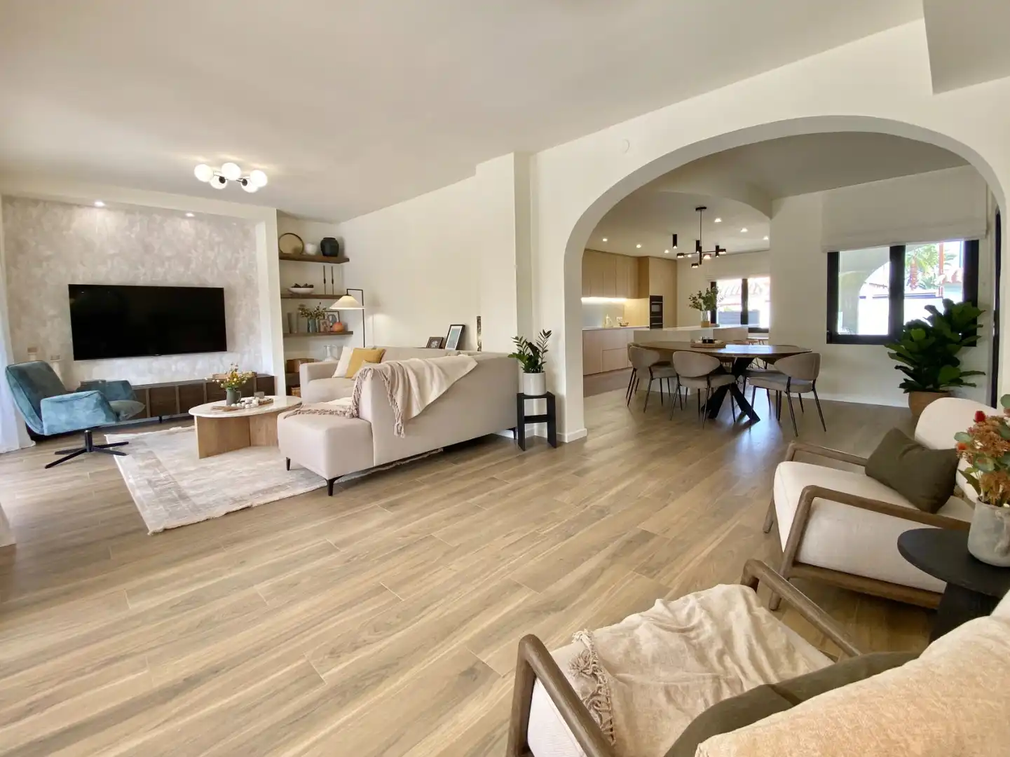 Sala d'estar de Casa o xalet en venda en Orihuela amb Aire condicionat, Jardí privat i Terrassa