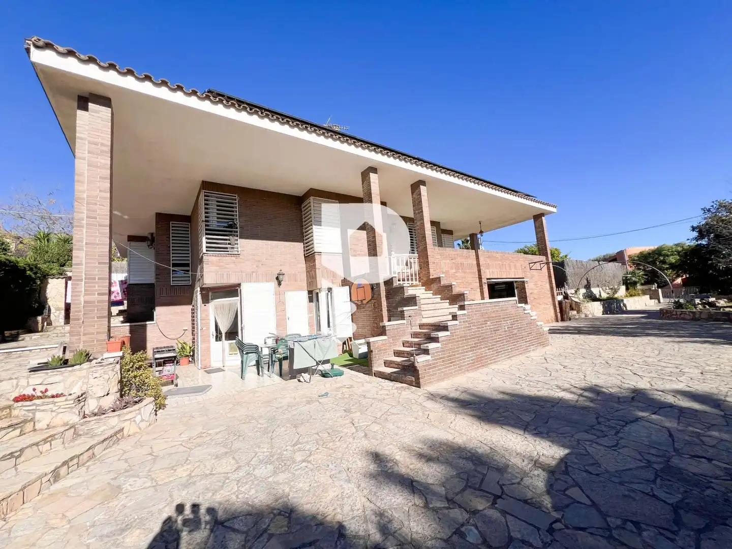Vista exterior de Casa o chalet en venta en Pallejà con Aire acondicionado, Calefacción y Jardín privado