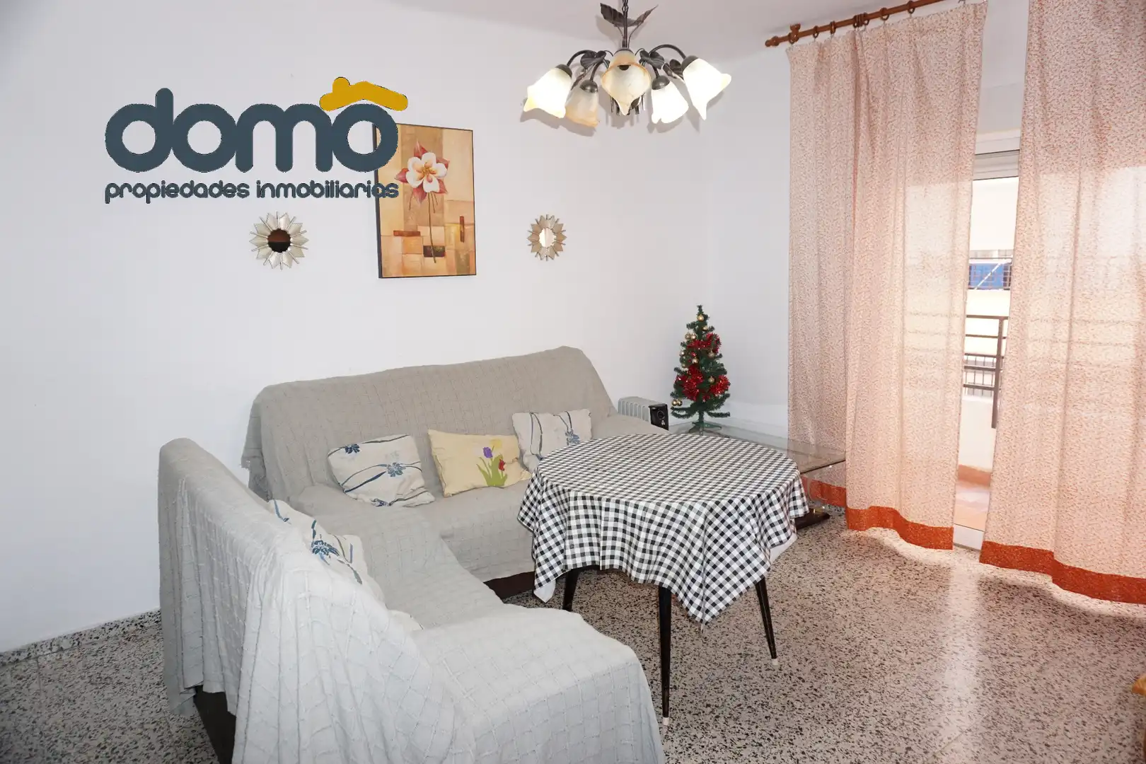 Flat with terrace to rent in Calle Santisteban Márquez 1