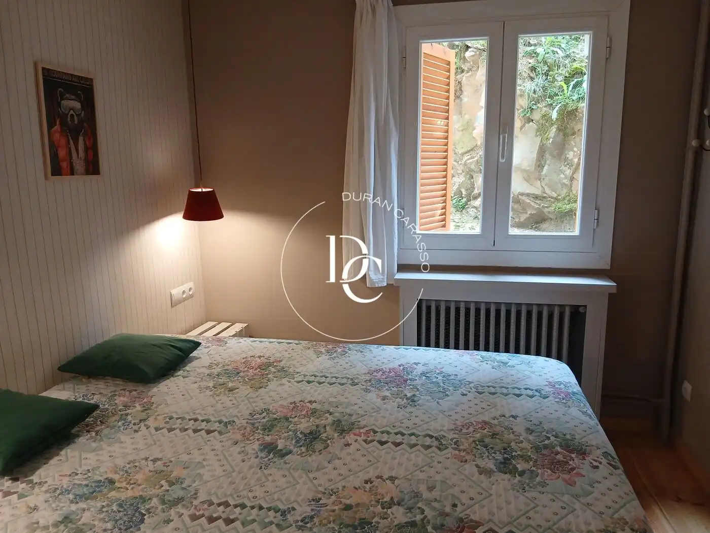 Schlafzimmer von Wohnung zum Verkauf in Alp mit Heizung, Privatgarten und Terrasse