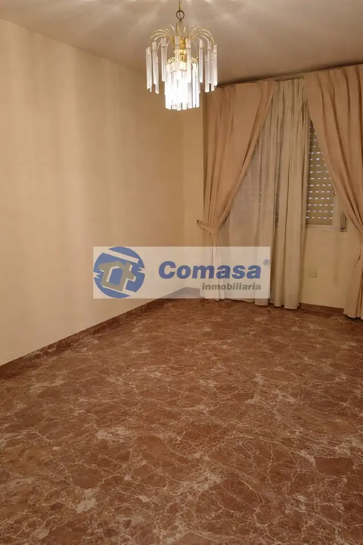 Pis amb ascensor en venda a Martos, imagen 4