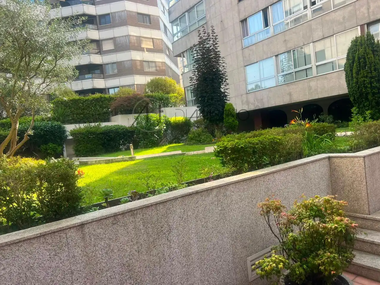 Vista exterior de Pis en venda en Vigo  amb Calefacció, Piscina i Piscina comunitària
