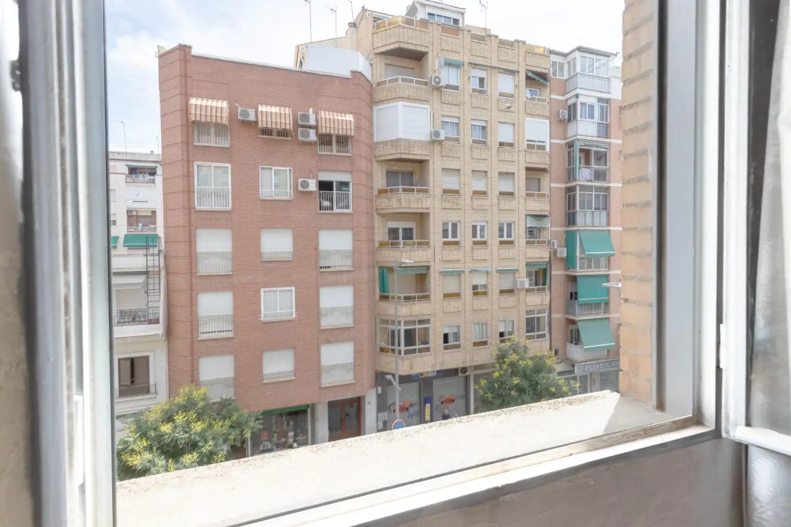Vista exterior de Pis en venda en Granada