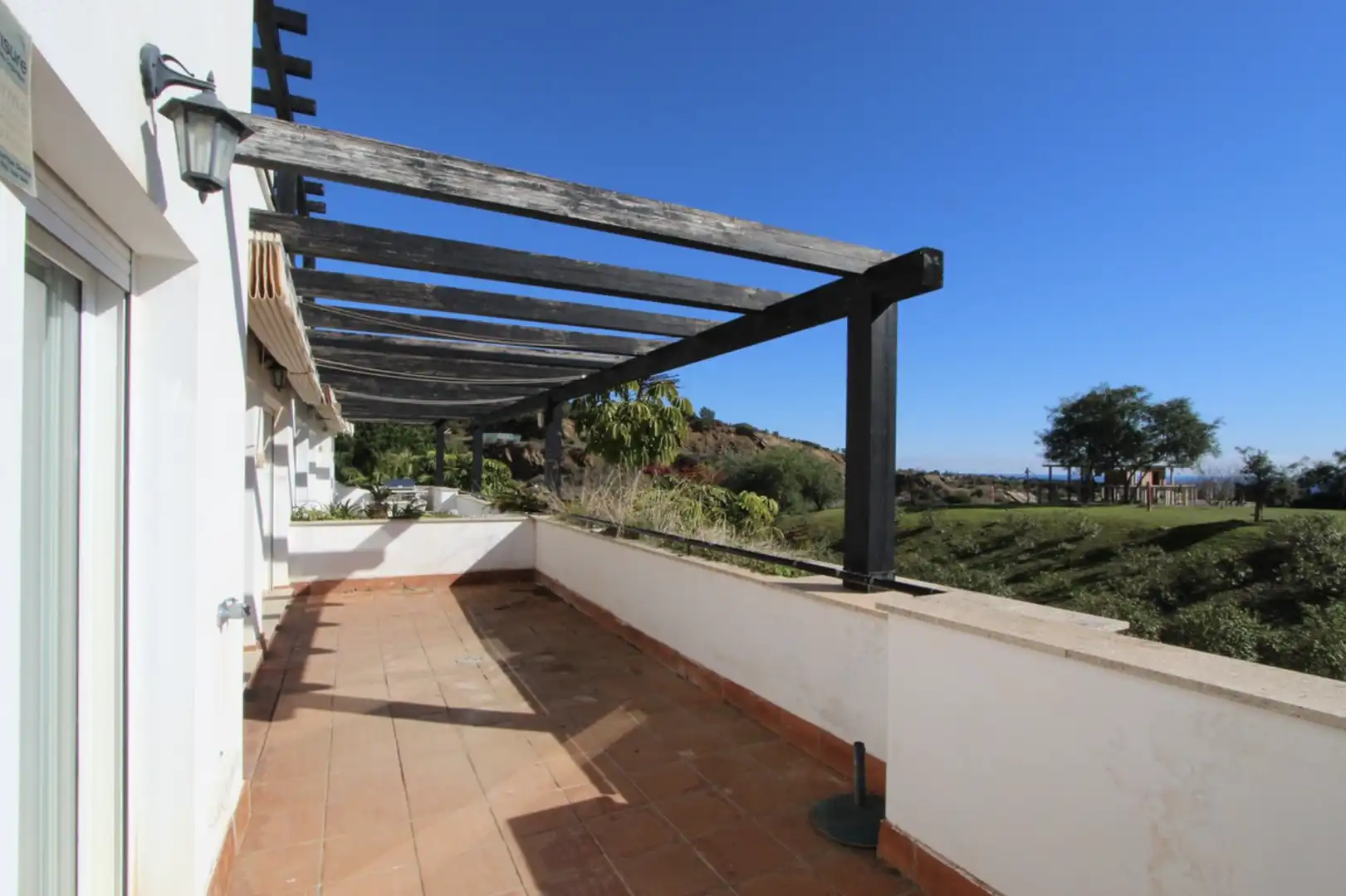 Terrassa de Casa adosada en venda en Marbella amb Aire condicionat, Calefacció i Jardí privat