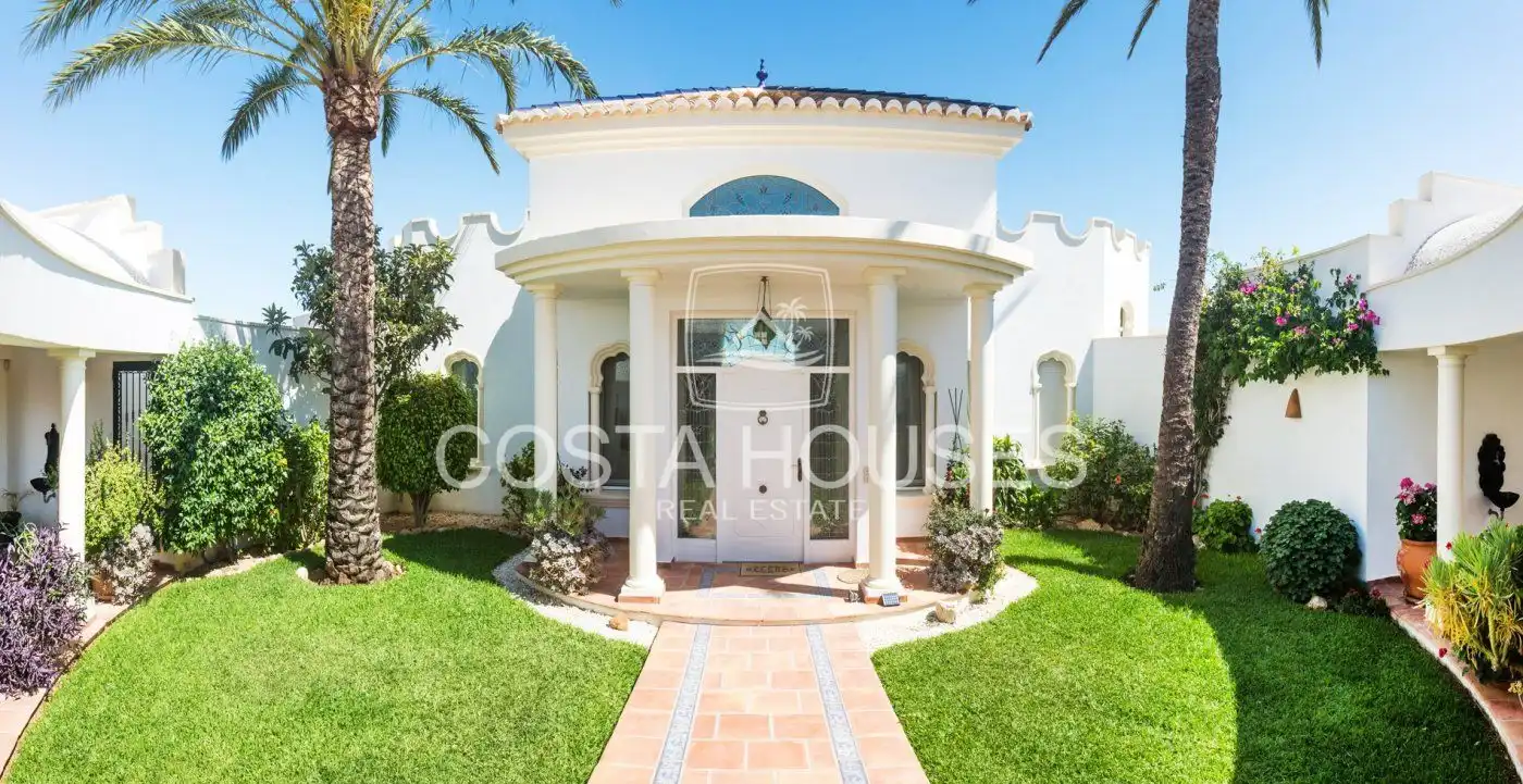 Exterior view of Houses for sale in Dénia  with Air Conditioner, Private garden and Terrace