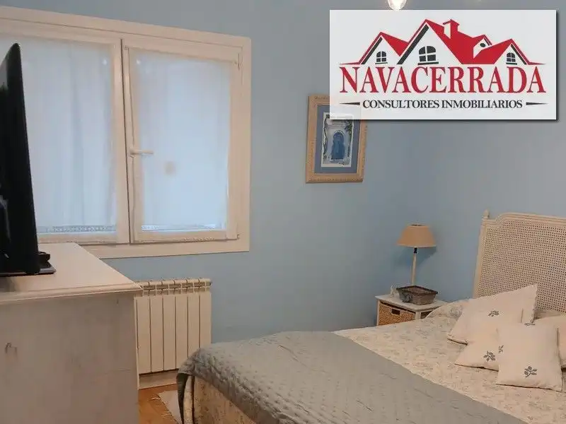 Dormitori de Casa o xalet en venda en Navacerrada amb Calefacció, Jardí privat i Piscina comunitària