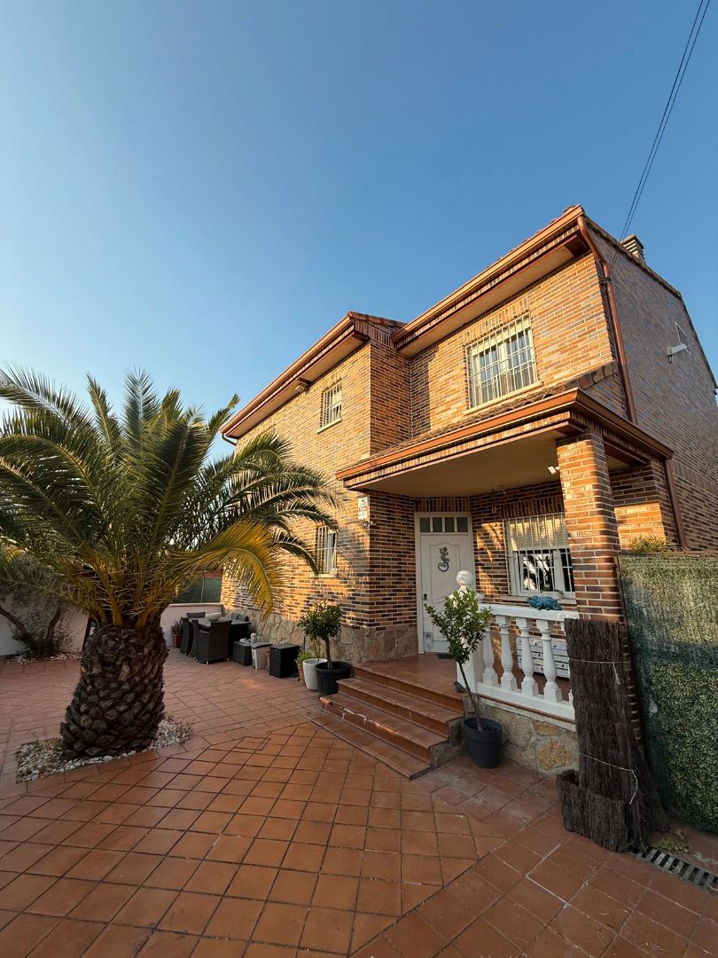 House or chalet for sale in Calle Burgos, Calypo Fado